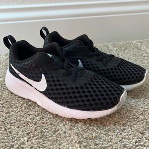 Girls Nike Shoes Size 2